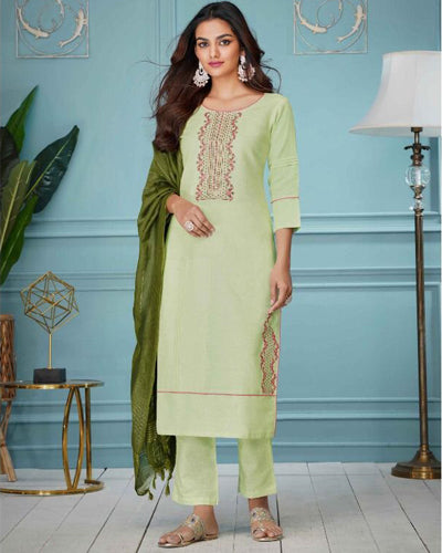 Women Green Embroidered  kurti with Pant & Dupatta