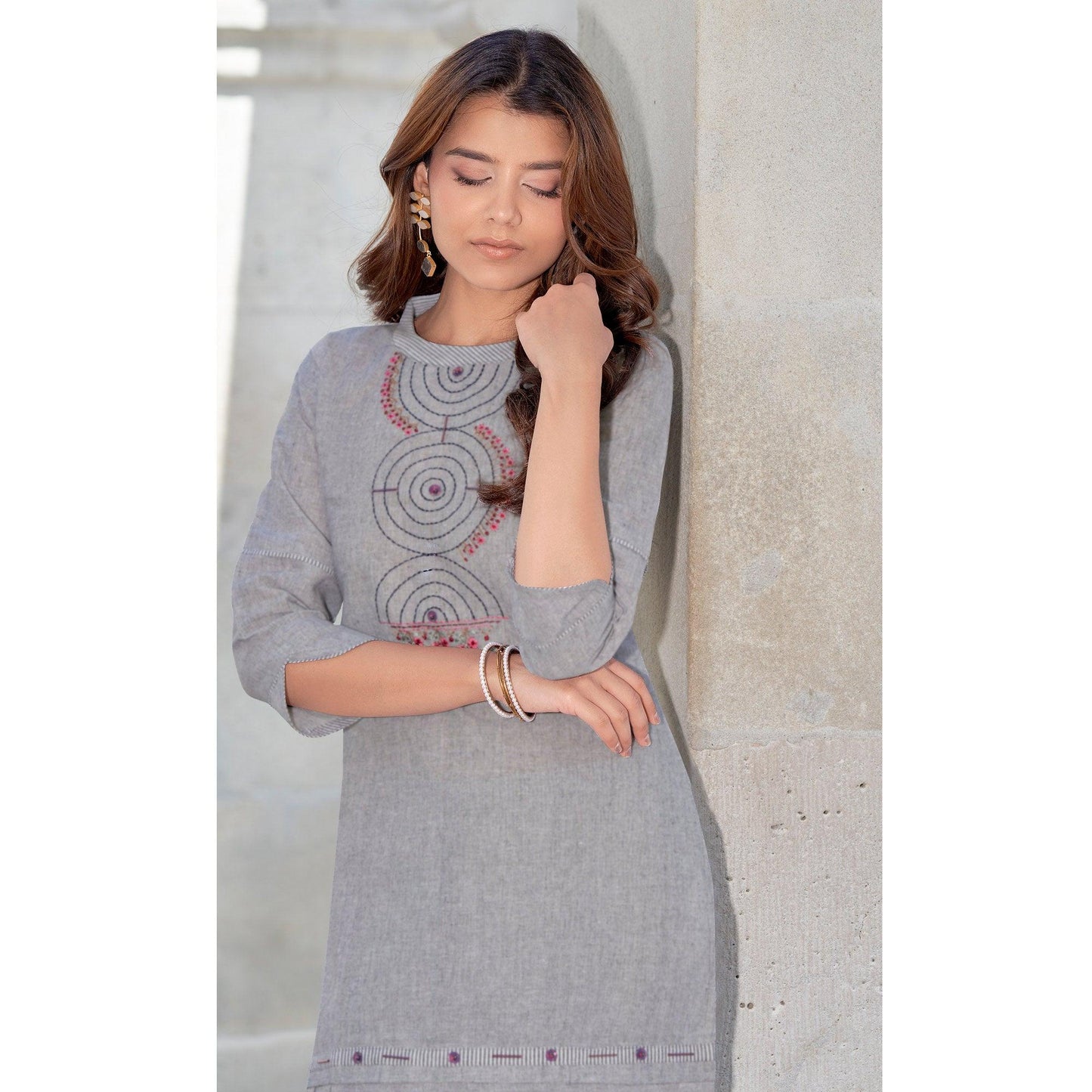 Women Grey Embroidered Cotton Kurti Pant Combo Set